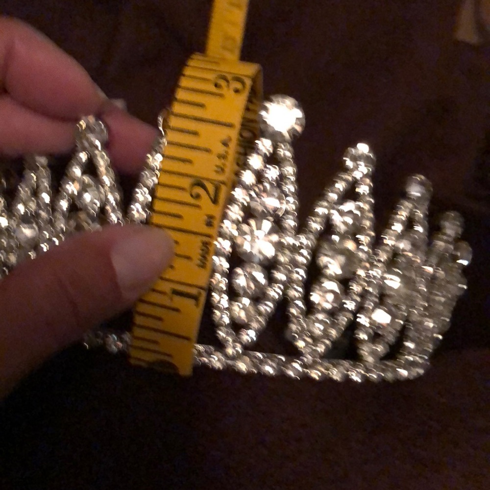Crown - Picture 3 of 5